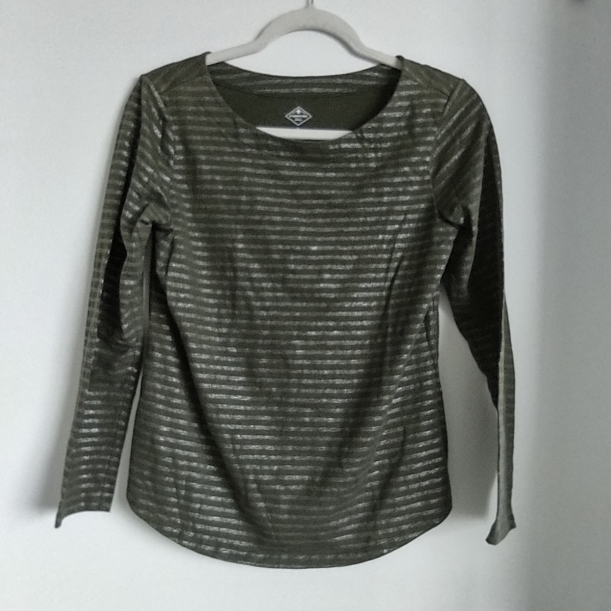 St. John's Bay Gray Fitted Long Sleeve Tee